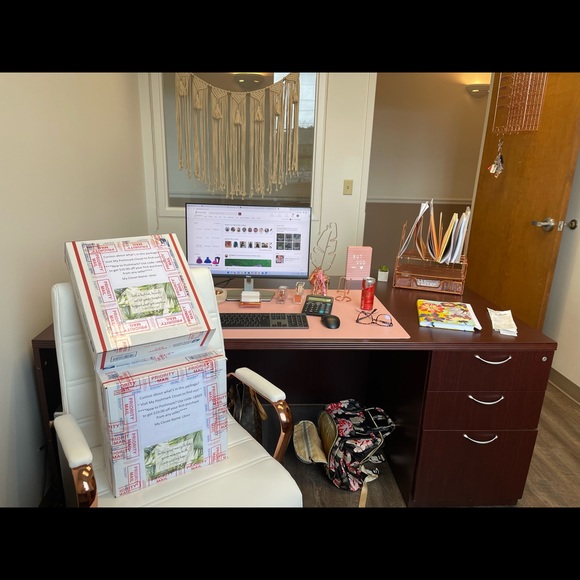 ~~~~Send me an offer! Taking 30% off all Beauty and Cosmetics!~~~~~ - Picture 3 of 15